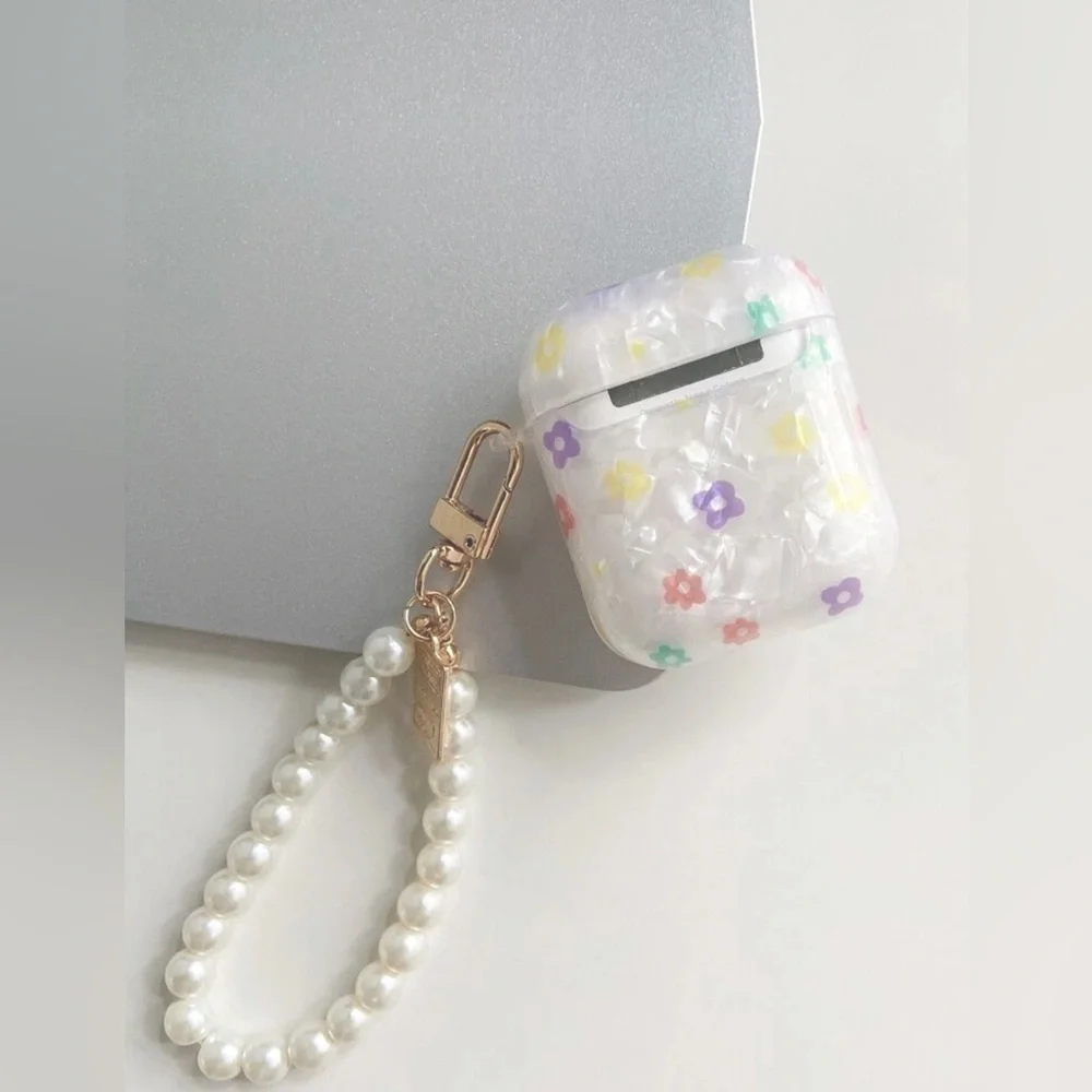 Cute Flower AirPod Case with Pearl keychain‎